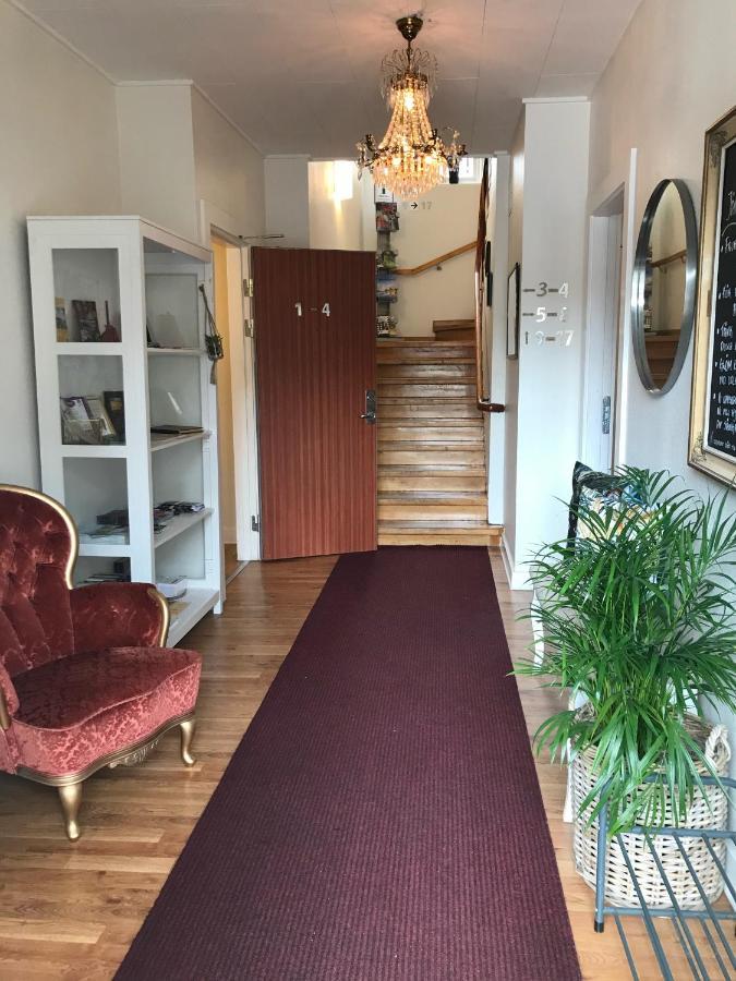 Bed & Breakfast Jaernvaegshotellet 2*