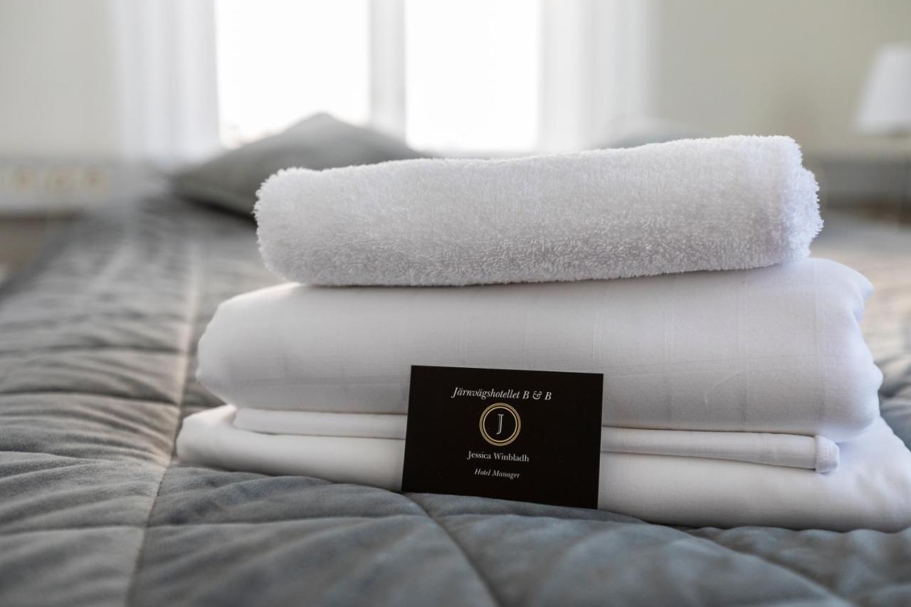 Bed & Breakfast Jaernvaegshotellet