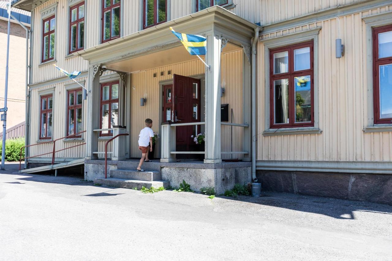 Jaernvaegshotellet